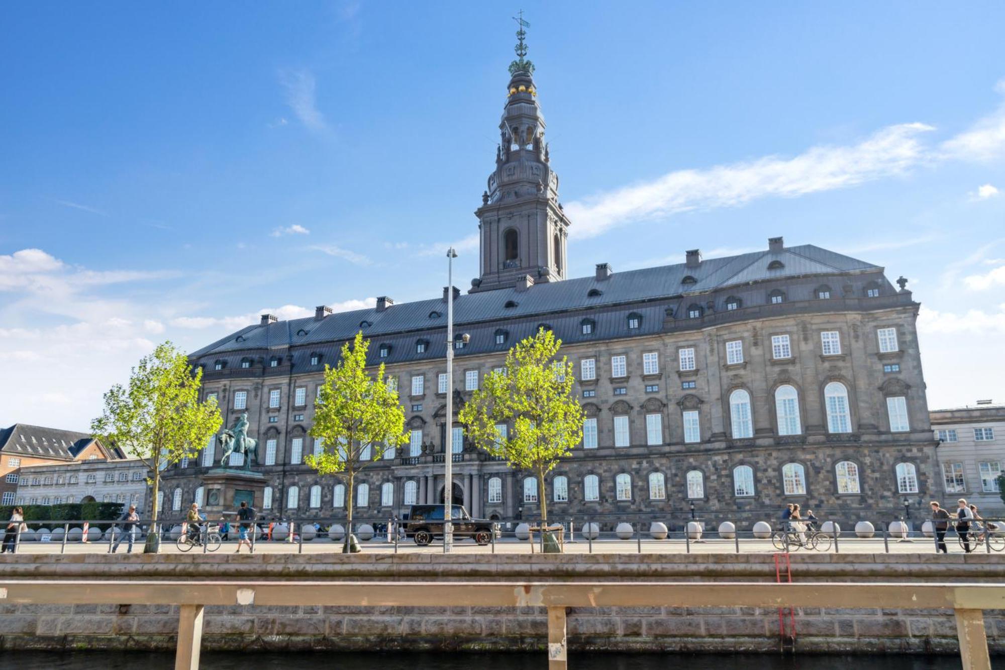 Lejlighed In Laksegade: 1br 300m From Kgs Nytorv
